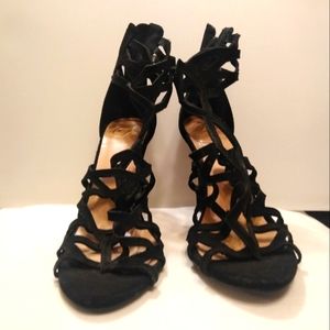 Beautiful black 4 in heels